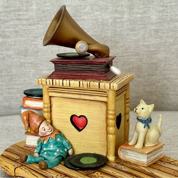 Time to Dance Limited Edition Musical Hummelscape - M. I. Hummel #1080-D 2003 - Picture 7 of 13